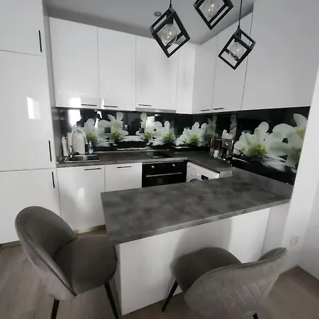 Modern Apartment. Best Location Apartmán